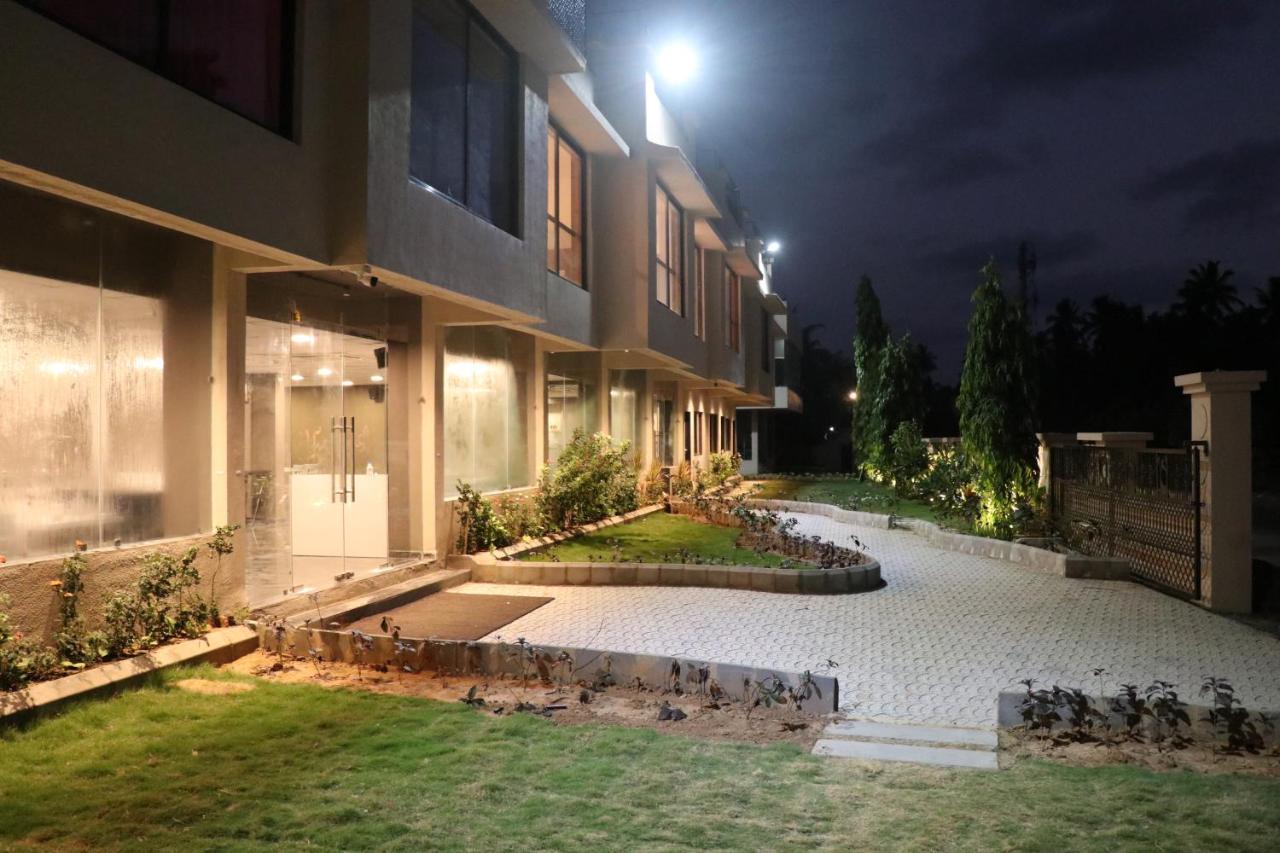 Nest Beacon Resort Daman Exterior photo