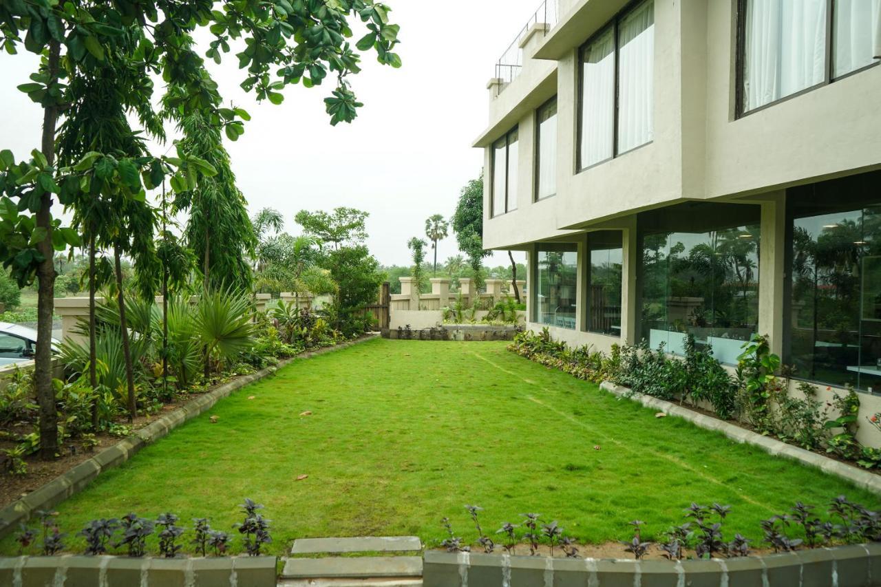 Nest Beacon Resort Daman Exterior photo