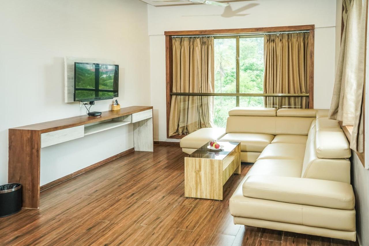 Nest Beacon Resort Daman Exterior photo